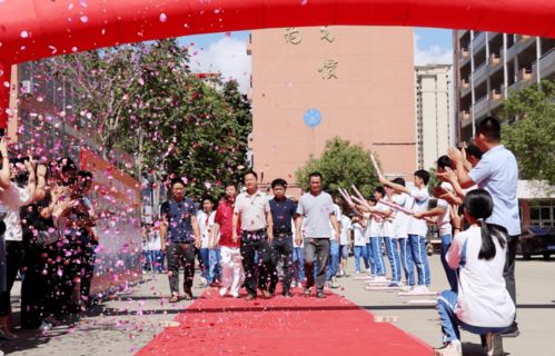 传承红色基因 灯塔领航青春 2021年揭阳市少先队员离队 入团仪式暨14岁集体生日活动在惠来慈云实验中学举行