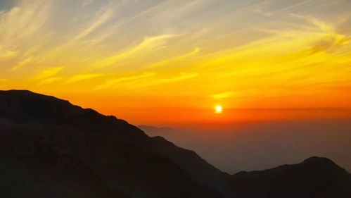 云巅朝圣 十一月武功山金色草甸徒步纪行